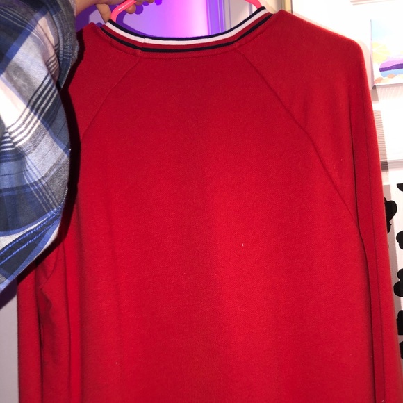 Red Tommy Hilfiger crewneck - Picture 3 of 4